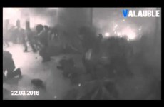 Útok v Bruselu – výbuch pohledem bezpečnostní kamery